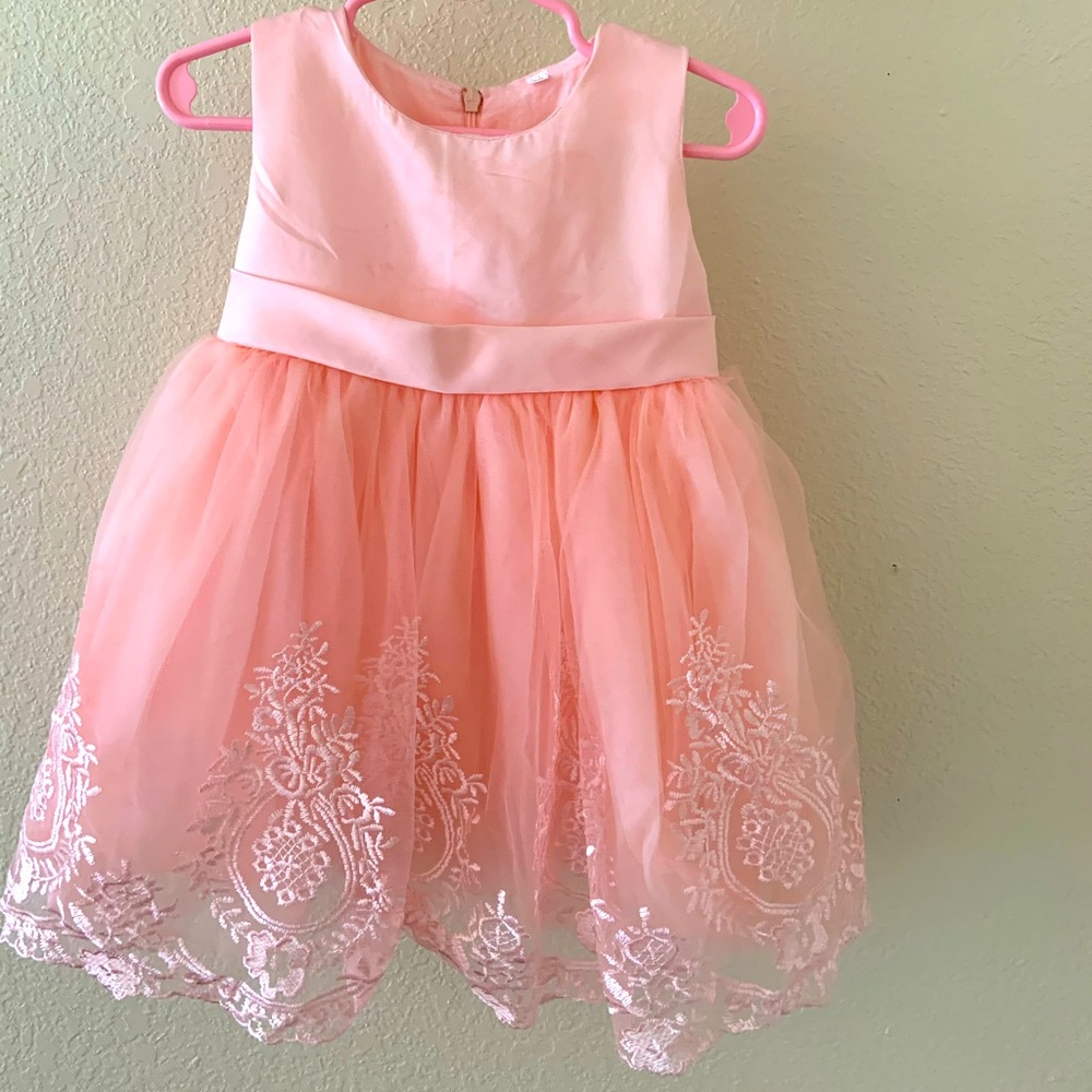 12-18mo Beautiful dress for baby girls.